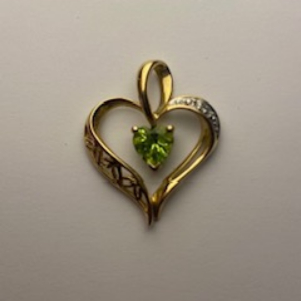 10k yellow gold heart pendant